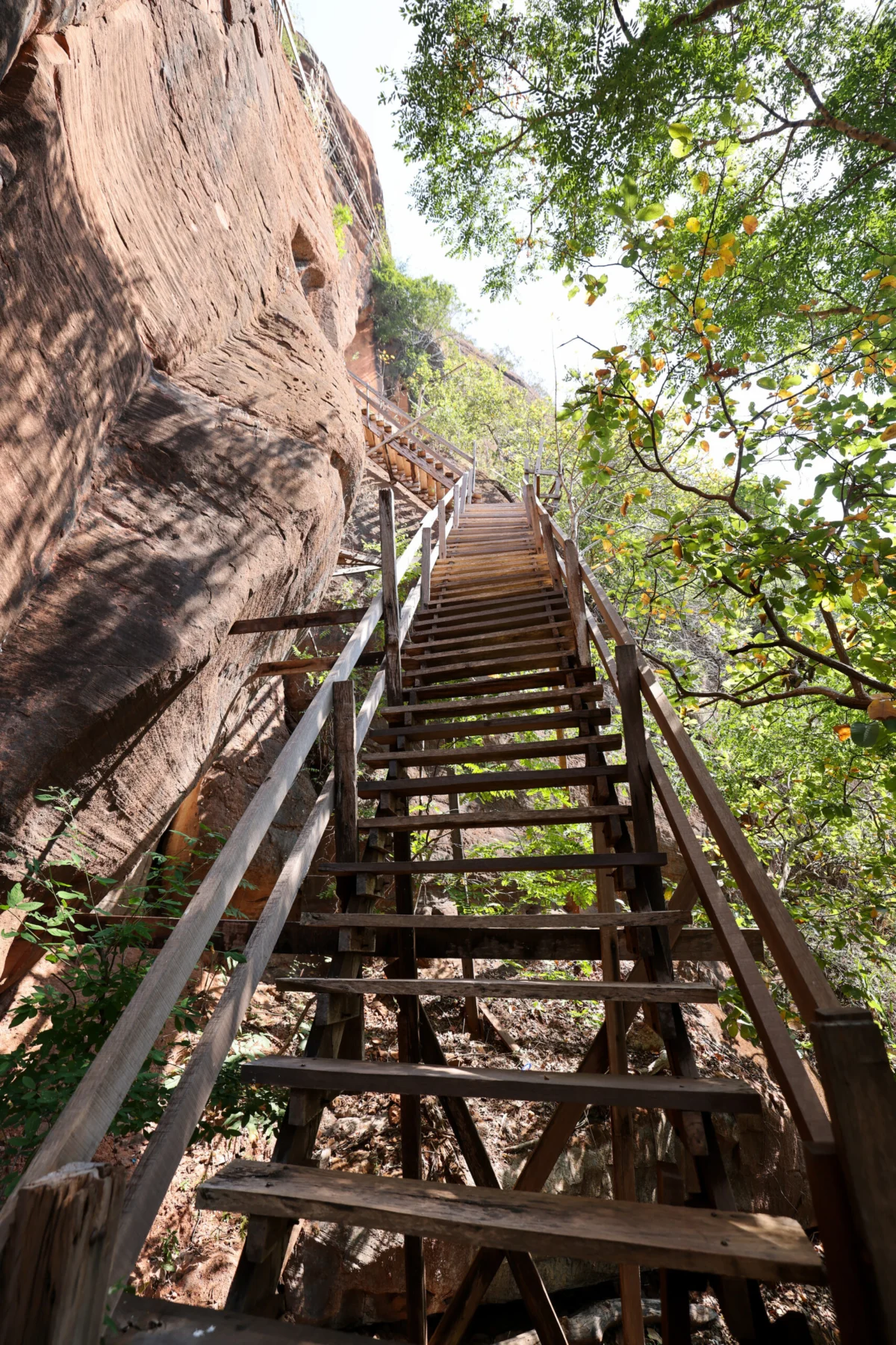 Conquering Wat Phu Tok: Thailand’s Most Thrilling and Adventurous Cliffside Temple